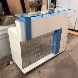Quầy Lễ Tân Gỗ 1m5 Mặt Gương Cũ