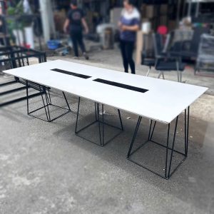 Bàn Họp Chân Sắt Cách Điệu 2m4 Mặt Gỗ Cũ