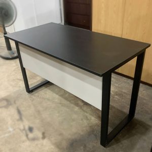 Bàn Làm Việc 1m2 Chân Sắt Cũ Mặt Gỗ Đen