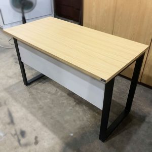 Bàn Làm Việc Cũ Chân Sắt Mặt Gỗ Sáng