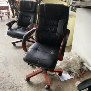 Ghế Giám Đốc Bọc Da Khung Gỗ Cũ