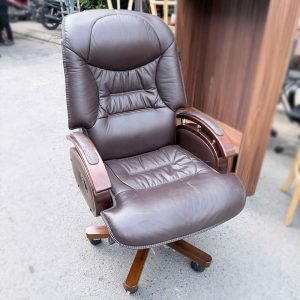Ghế Giám Đốc Bọc Da Nâu Tay Gỗ Cũ