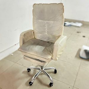 Ghế Xoay Bọc Da Trắng Có Gác Chân Cũ