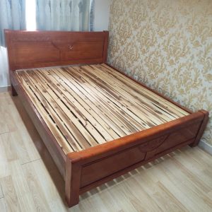 Giường Ngủ Gỗ Cổ Điển Dát Nan Cũ