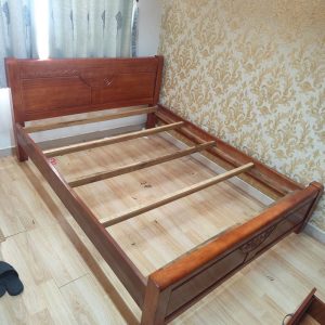 Giường Ngủ Gỗ Cổ Điển Dát Nan Cũ