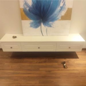 Kệ Tivi Treo 2m07 Có Hộc Gỗ Trắng Cũ