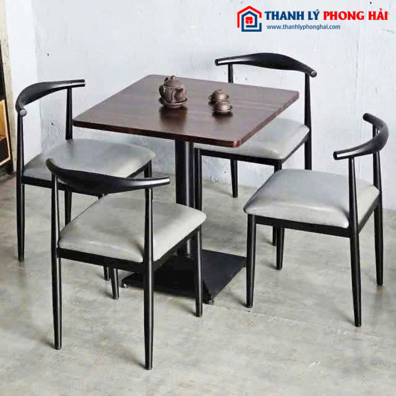 Bàn Ghế Cafe Bull Sắt Nệm Da Mới 99%
