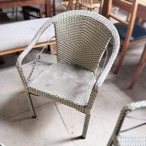 Bàn Ghế Cafe Mây Kèm 2 Ghế Cũ