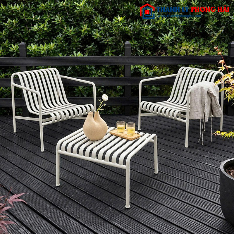 Bàn Ghế Cafe Sân Vườn Khung Sắt Uốn Lượn Mới 99%