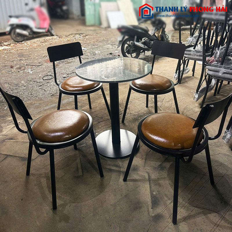 Bàn Ghế Đáy Tròn Bàn Mặt Đá Mới 99%