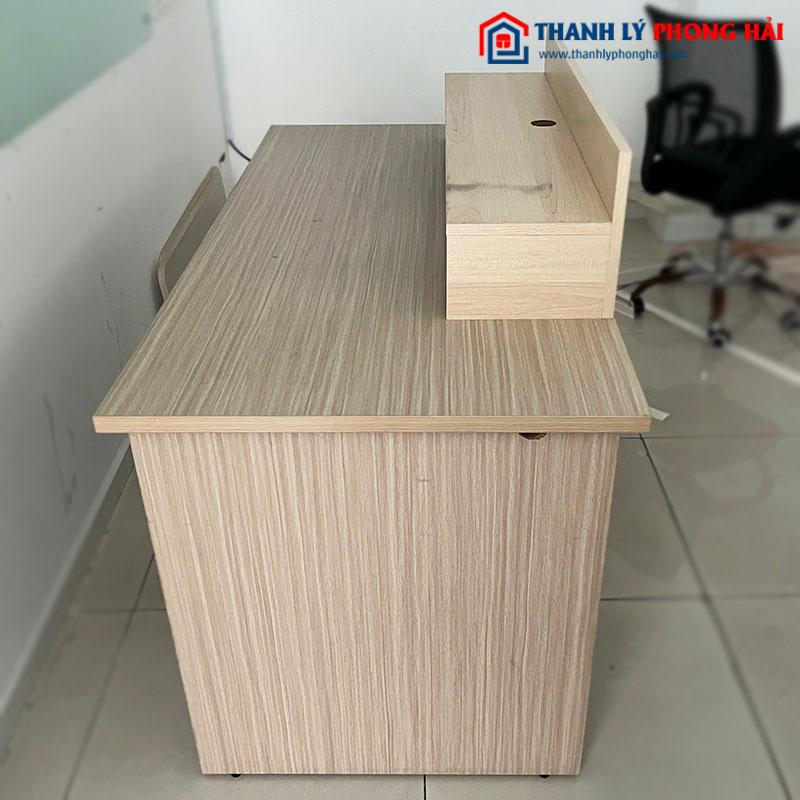 Bàn Quầy Gỗ Công Nghiệp Màu Vân Gỗ Sáng Cũ