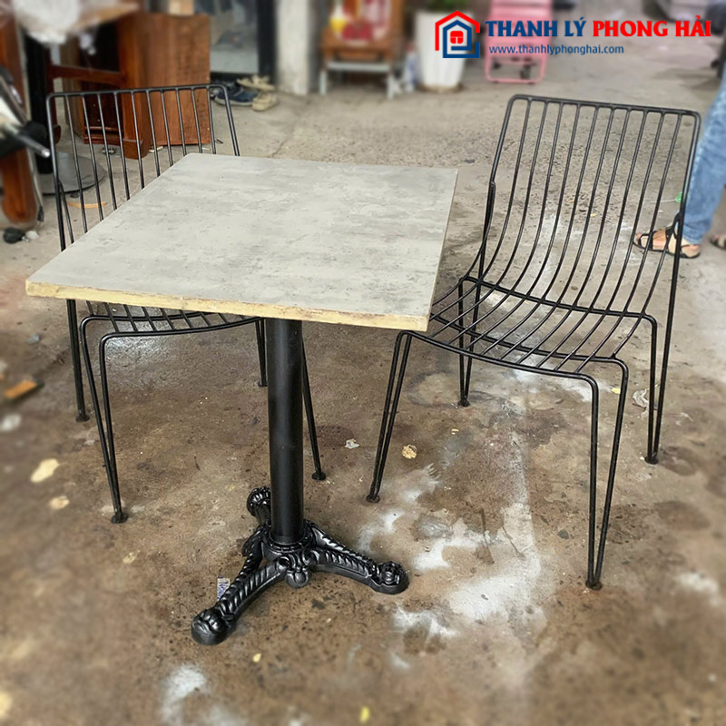 Bộ Bàn Ghế Cafe Sắt Dây Chân Bàn Đúc Cũ