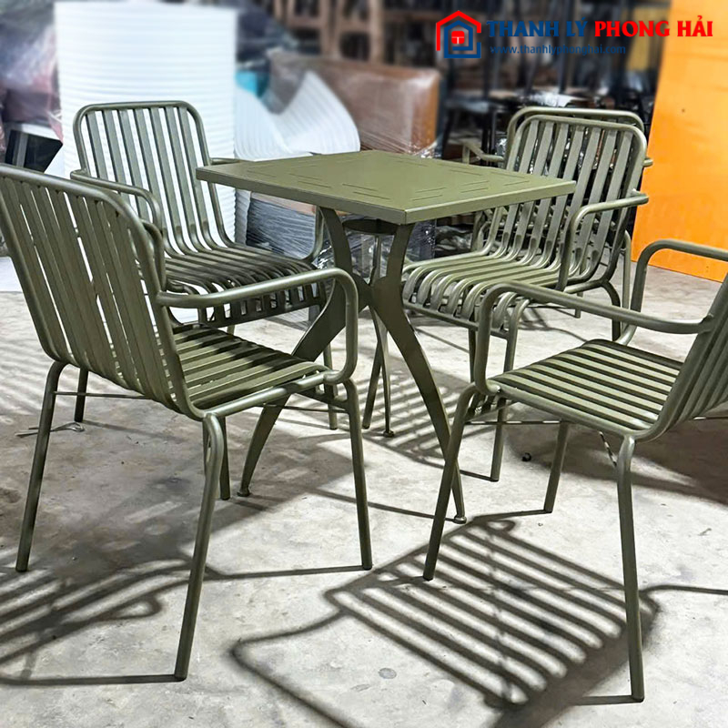 Bộ Bàn Ghế Cafe Sắt Sân Vườn Mới 99%