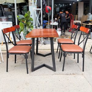 Bộ Bàn Mặt Gỗ Chân Sắt Ghế Lưng Chữ X Mới 99%