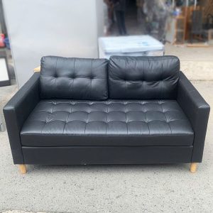 Bộ Sofa Đen Đính Nút Kèm Bàn Trà Cũ