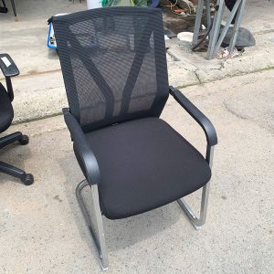 Ghế Chân Quỳ Lưng Lưới Chữ Y Lót Đệm Cũ