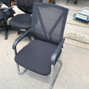 Ghế Chân Quỳ Lưng Lưới Chữ Y Lót Đệm Cũ