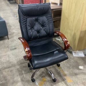 Ghế Giám Đốc Chân Xoay Tay Gỗ Cũ