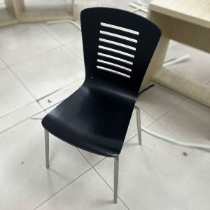 Ghế Nhựa Uốn Cong Không Tay Vịn Cũ