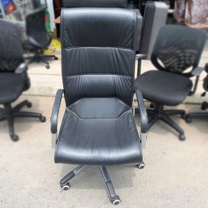 Ghế Trưởng Phòng Bọc Da Tay Ốp Nhựa Lưng Cao Cũ