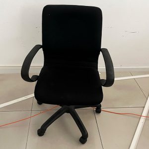 Ghế Xoay Đệm Đen Tay Vịn Nhựa Cũ