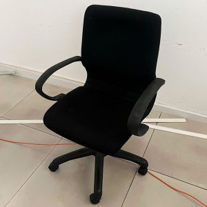 Ghế Xoay Đệm Đen Tay Vịn Nhựa Cũ
