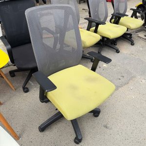 Ghế Xoay Lưng Lưới Chữ X Đệm Vải Cũ