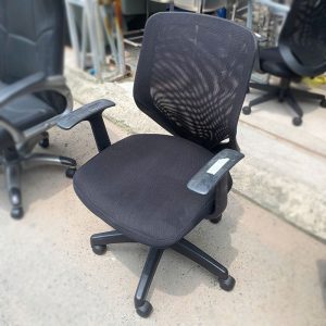 Ghế Xoay Lưới Lưng Thấp Tay Chữ T Cũ