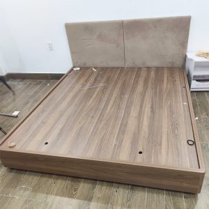 Giường Ngủ 1m8 Gỗ CN Cũ