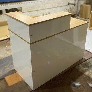 Quầy Lễ Tân Chữ L Gỗ Phối Trắng Mới 99% (Nhiều Màu)