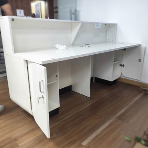 Quầy Tiếp Tân Gỗ Kèm Tủ Cũ
