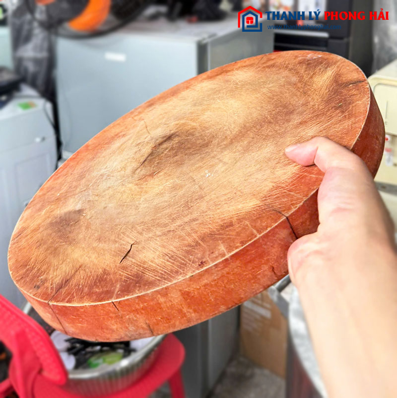 Thớt Gỗ Tự Nhiên Dạng Tròn Dày Cũ