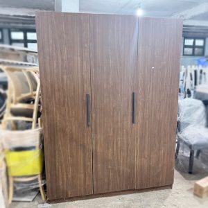 Tủ Quần Áo Gỗ 1m5 Màu Vân Nâu Mới 99%