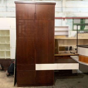 Tủ Quần Áo Kịch Trần Kèm Bàn Cũ